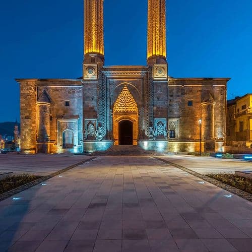 Çifte Minareli Medrese Erzurum