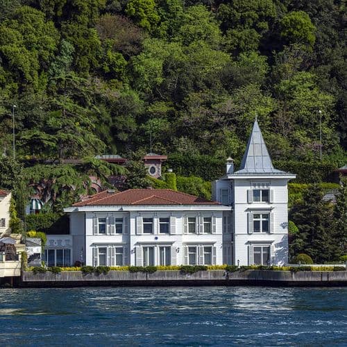 Bosphorus Yalı Waterside Mansions