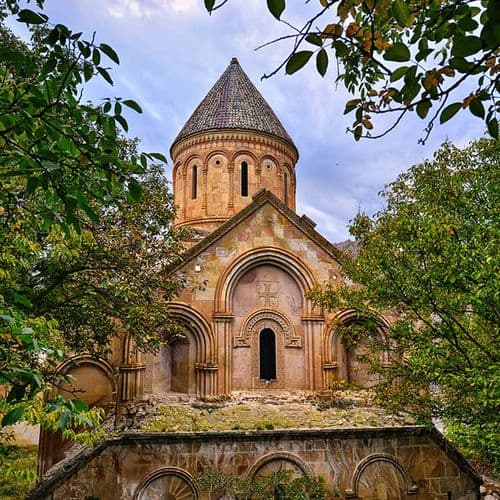 İshan Church