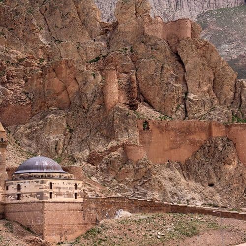 Doğubayazıt Castle (Urartian Castle)