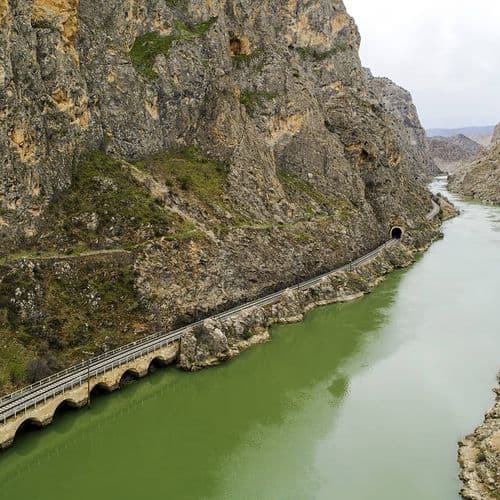 Karanlık Kanyon (Dark Canyon)
