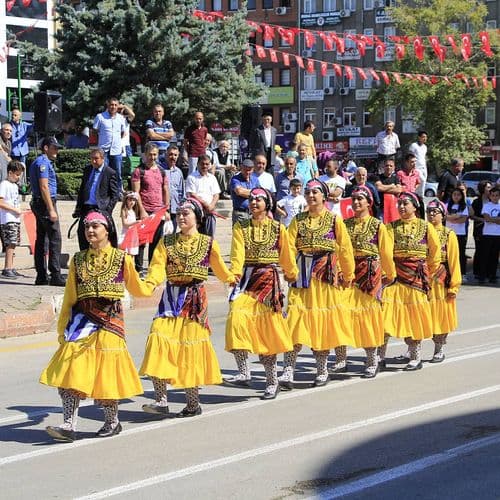 Keskins Folk Dance With Davul and Zurna