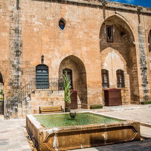 کلیسای رژی (کلیسای عزیز پتروس و کلیسای عزیز پائولوس)