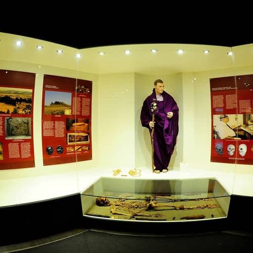 متحف علم الآثار والاثنوغرافيا